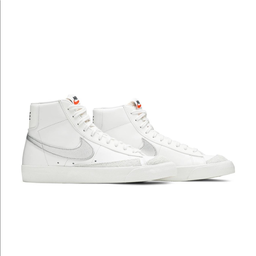 Nike Women's White and Gray Sneakers